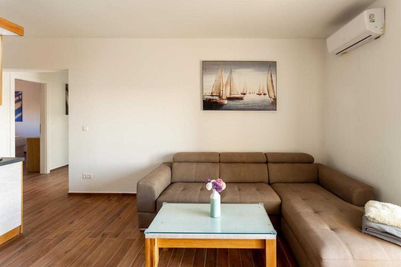 Rtina Appartements Bagian luar foto